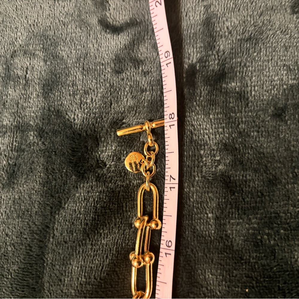 Gold Chain Link Necklace - Picture 4 of 4